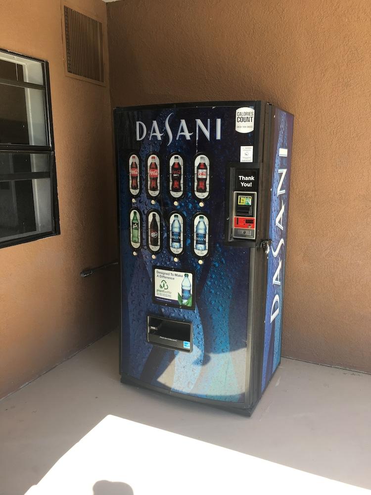 Days Inn By Wyndham Tucson Airport Drexel Heights Buitenkant foto