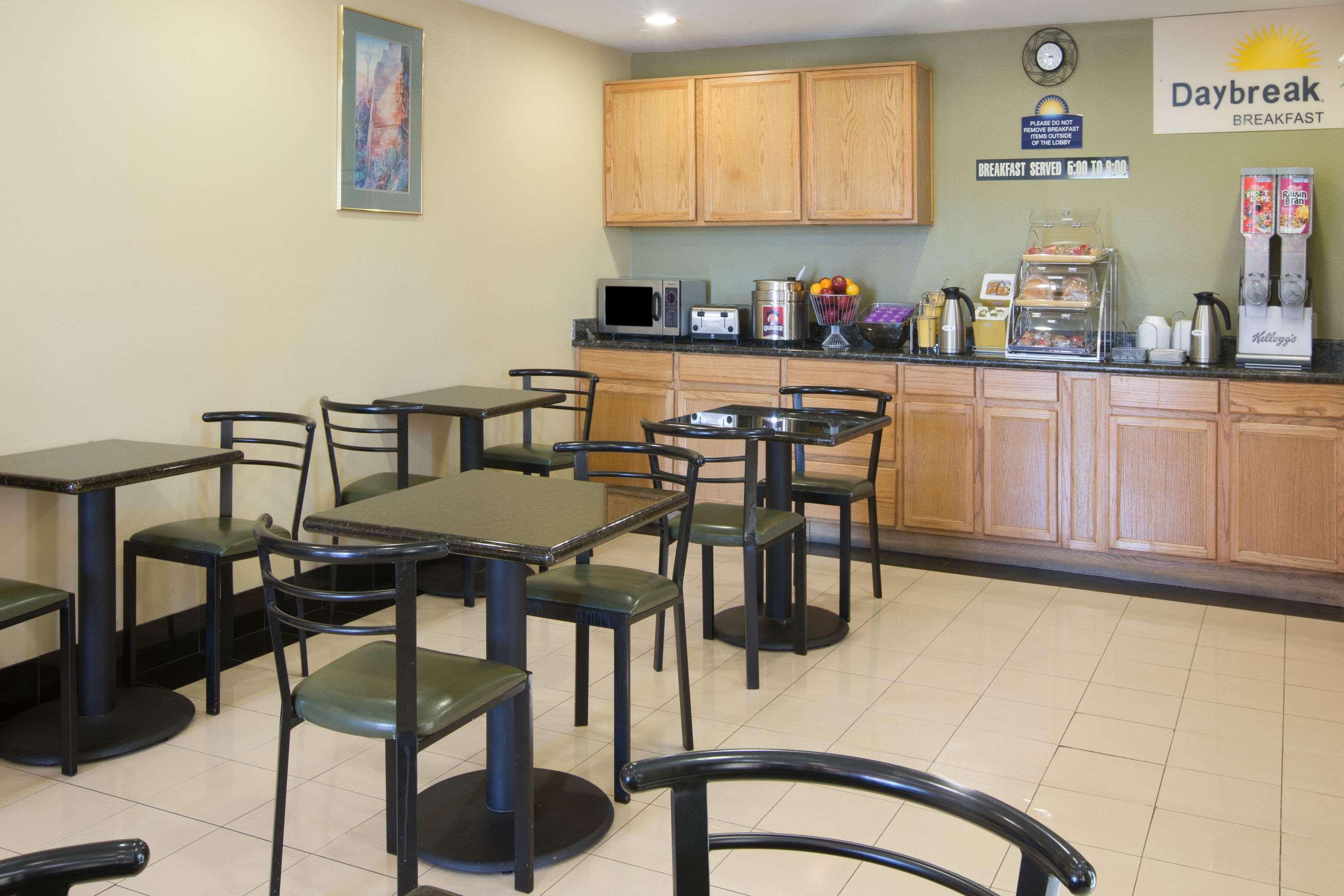 Days Inn By Wyndham Tucson Airport Drexel Heights Buitenkant foto