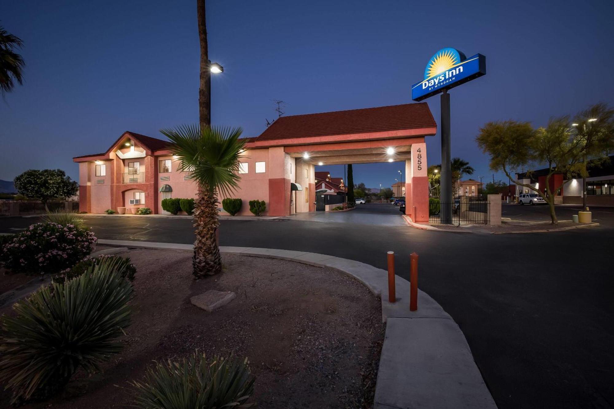 Days Inn By Wyndham Tucson Airport Drexel Heights Buitenkant foto